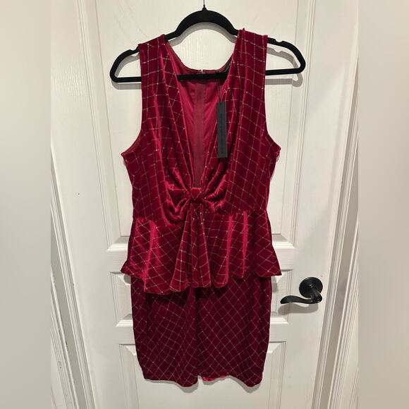 Elegant Burgundy Peplum Holiday Bodycon Dress with Diamond Pattern – Size 3XL - Picture 6 of 11